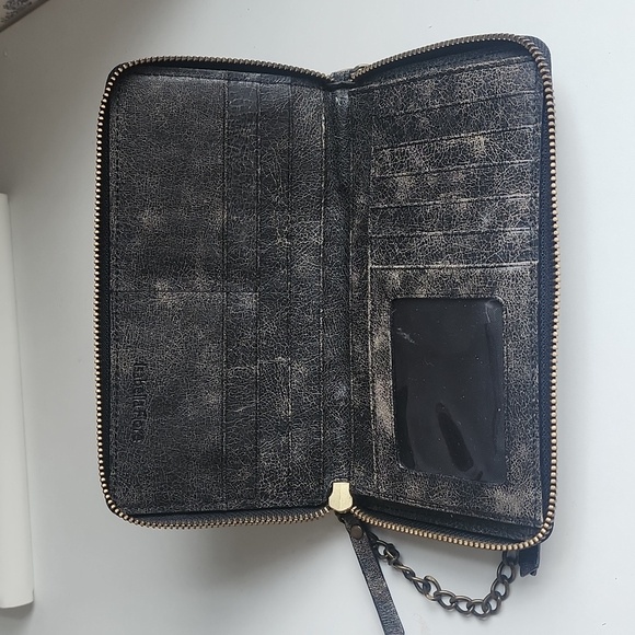 Vintage Y2K Isabella Fiore leather Wristlet Heart wallet - Picture 3 of 5